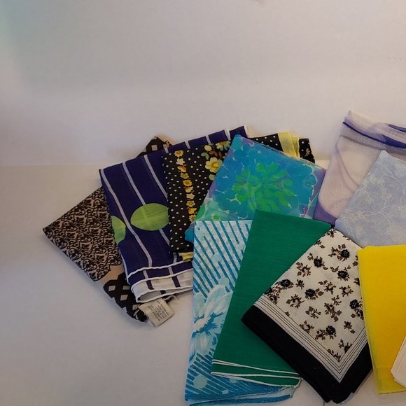 BOX of 11 Vintage handkerchief's and scarves - Picture 7 of 11